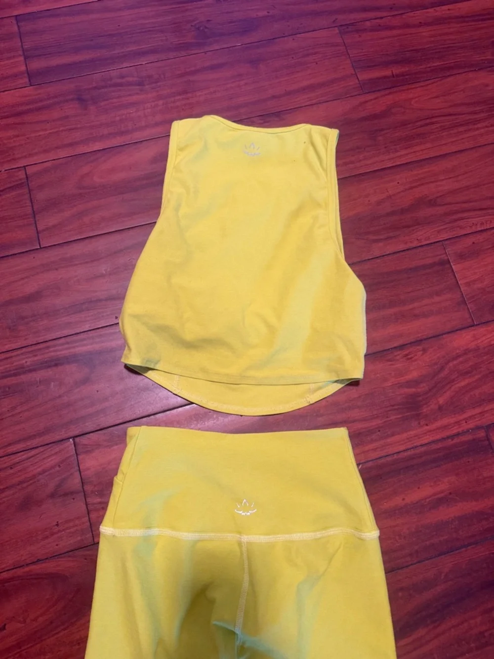 Beyond Yoga set,  Neon Yellow Scoop Neck Tank and leggings - Picture 2 of 9